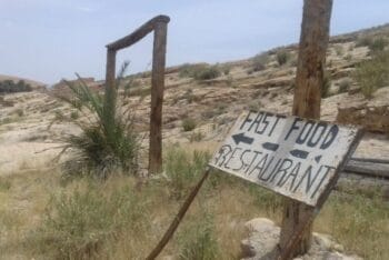 Mides Tunisie 10 Vieux panneau fast food canyon de Mides Tunisie
